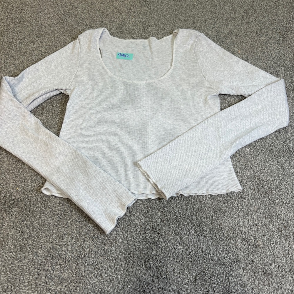 Brandy melville Ribbed Scoop Neck Top Womens small Gray Long Sleeve Cropped